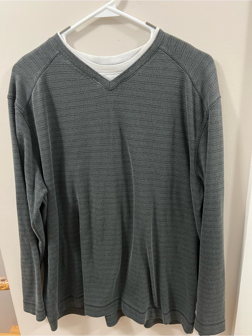 Men's V-Neck Long Sleeve Sweater - Gray